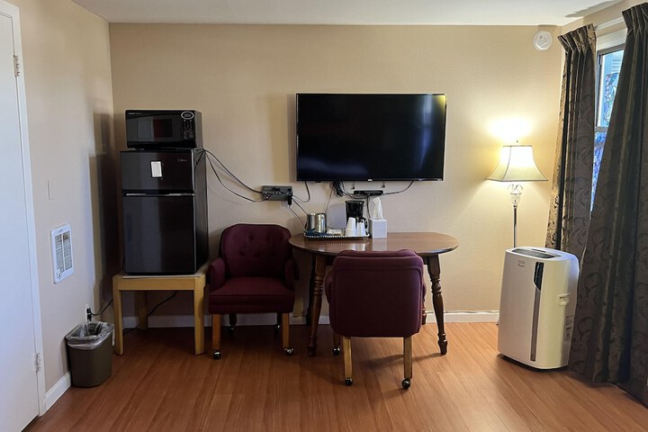 Room 16 of 51