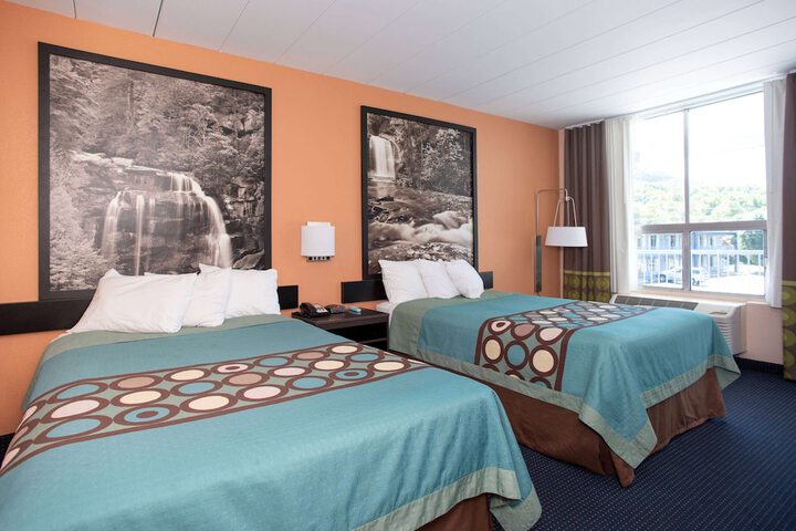 Super 8 by Wyndham Black Mountain / Asheville East