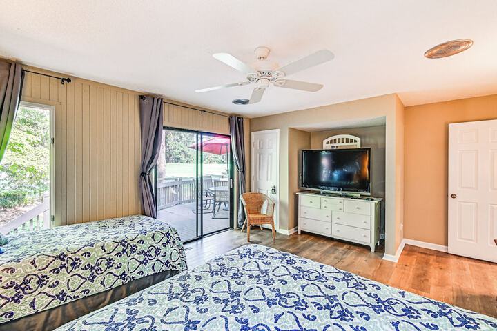 Charming Pinehurst Getaway w / Golf Course View!