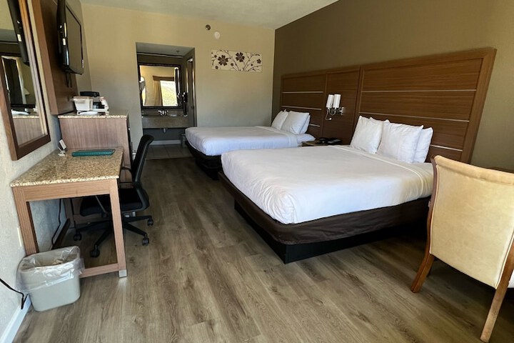 Room 12 of 36