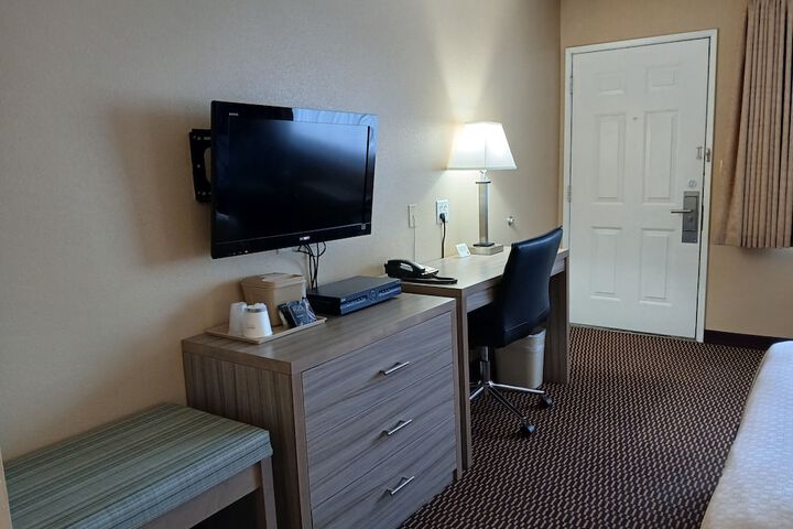 Room 12 of 40