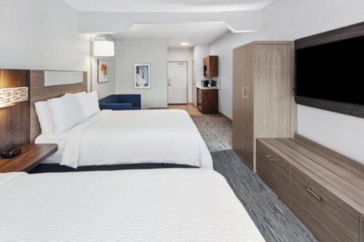 Room 51 of 124