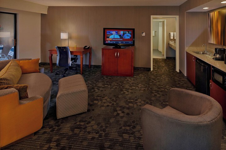 Courtyard by Marriott Providence Warwick