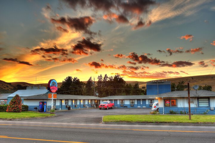 Blue Mountain Hotel