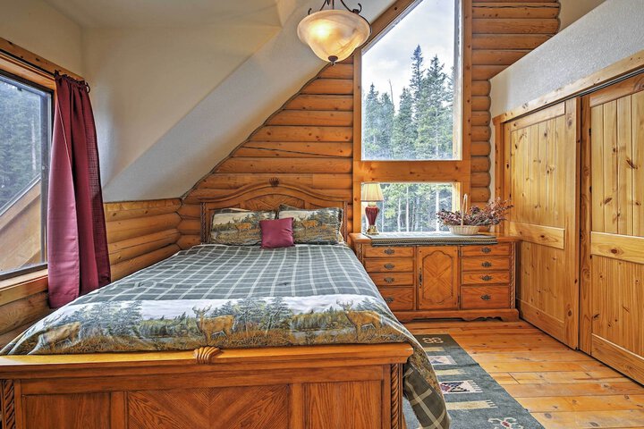 Expansive Alma Cabin w / Hot Tub & Mountain Views!