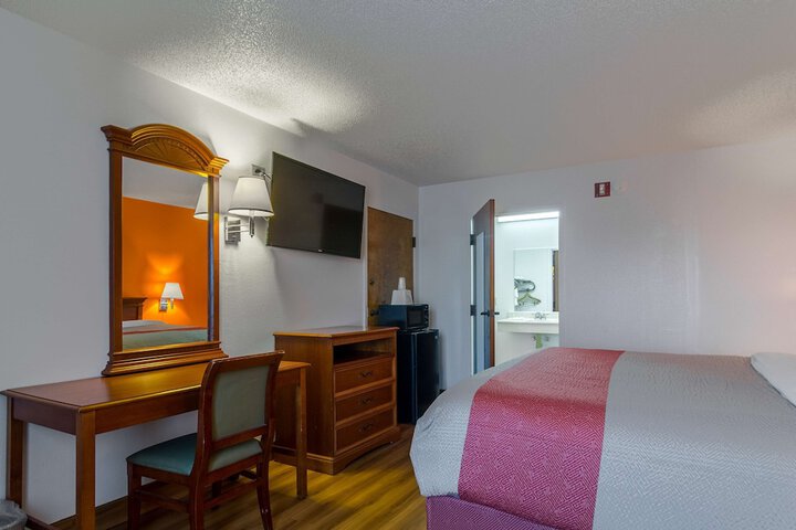 Motel 6 Waycross GA