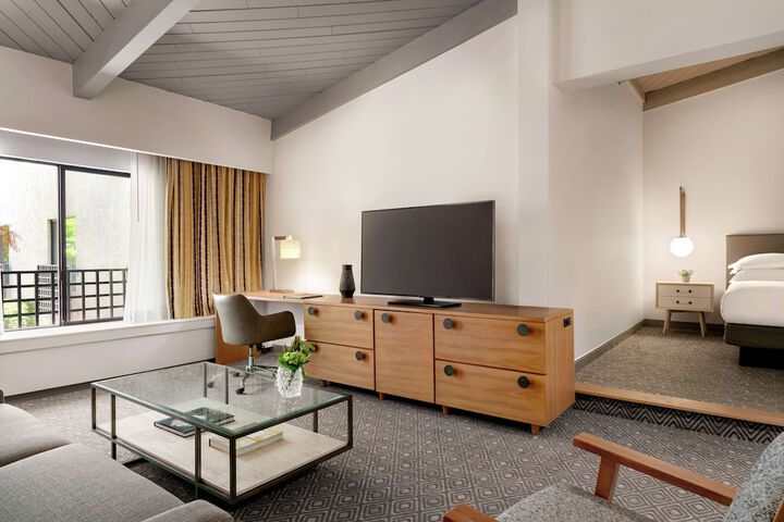 Room 25 of 105