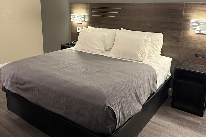 Lx Hotel SureStay Collection by Best Western