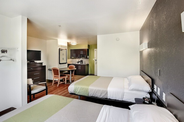 Studio 6 East Brunswick NJ - NYC Area