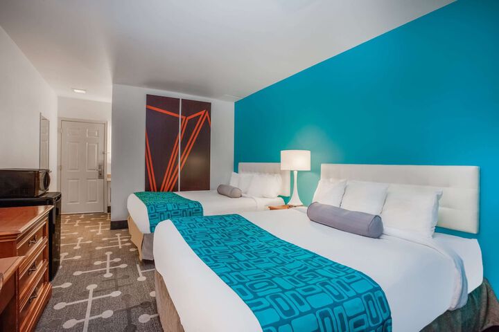 Room 6 of 18