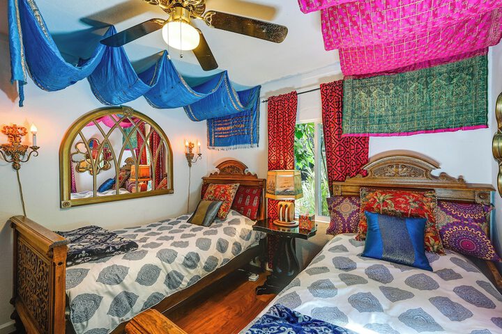 Bohemian Wonderland: Benicia Bungalow w / Pergola!