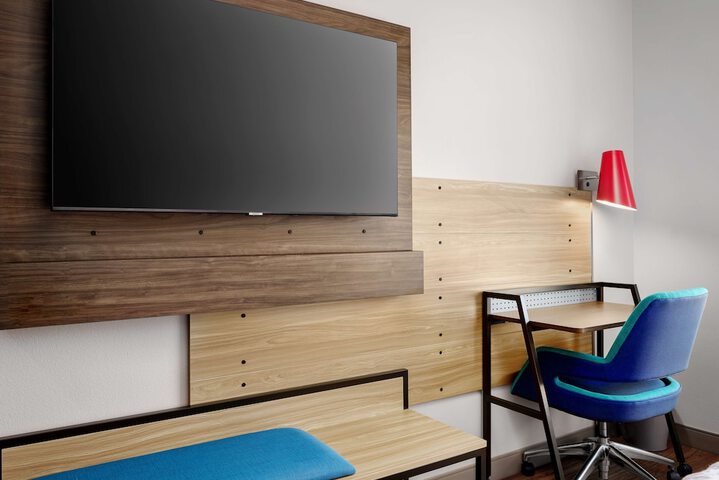Room 14 of 28