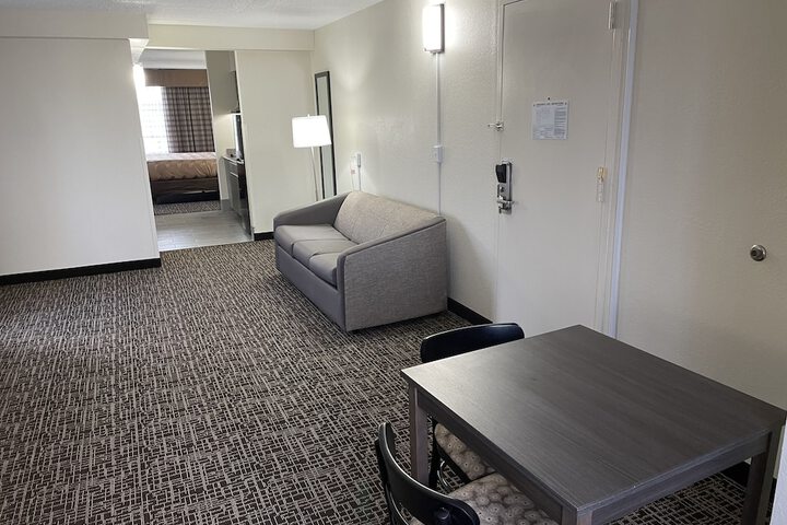 Room 15 of 37