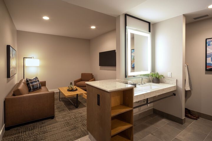 Room 15 of 44