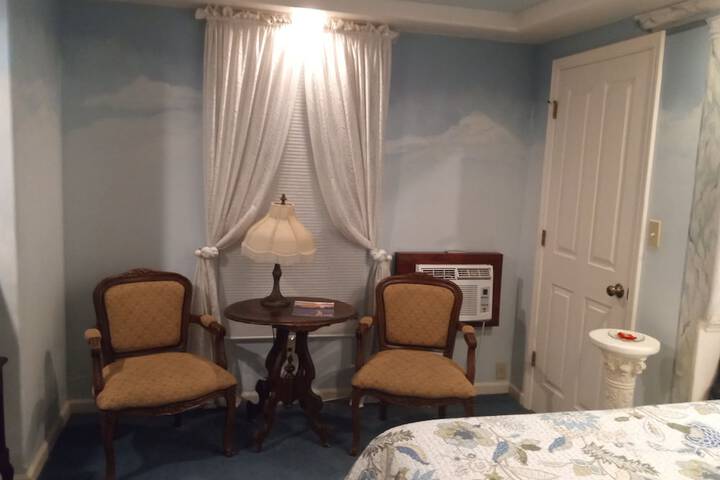 Room 35 of 48