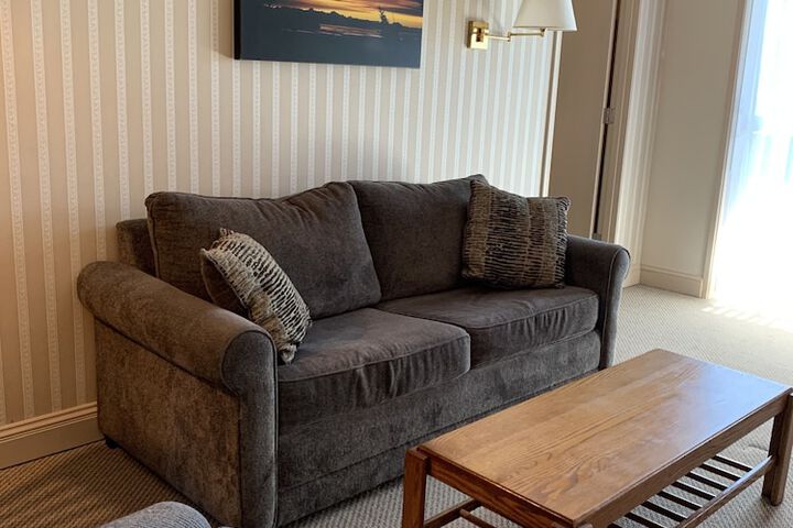Coachman Inn & Suites