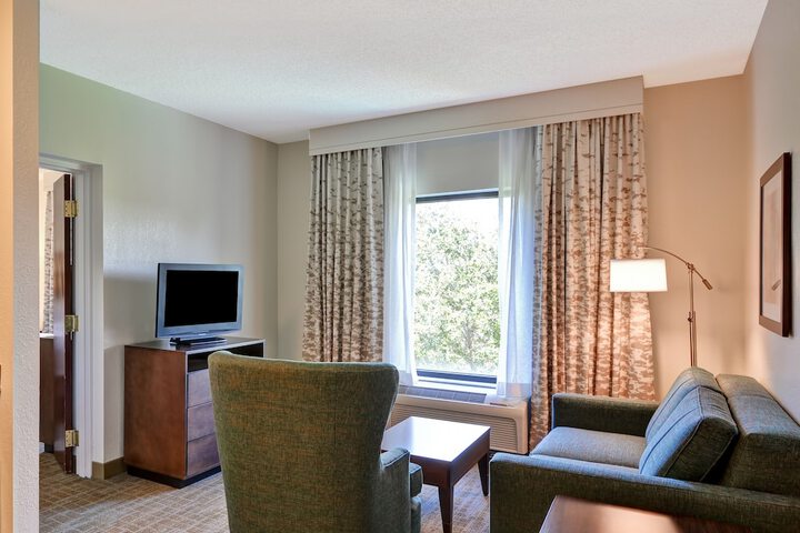 Room 10 of 43