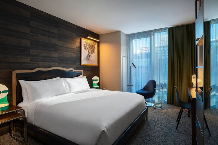 Room 32 of 54