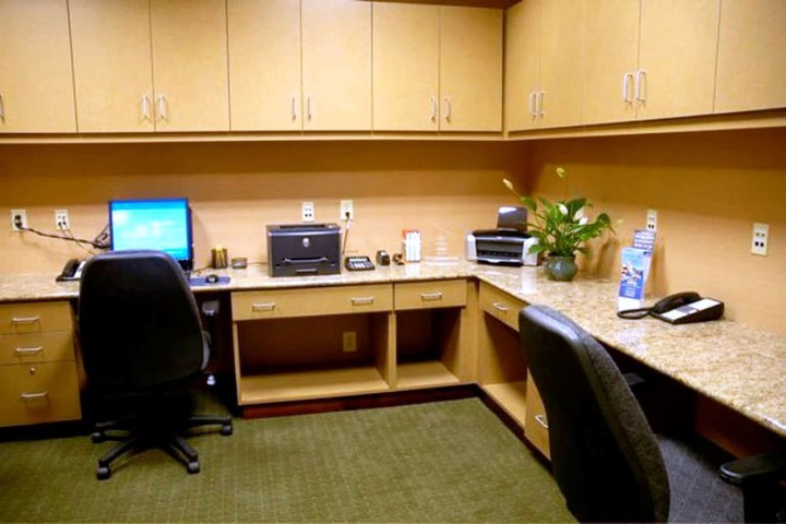 Business Center 27 of 27