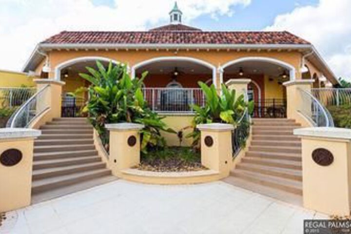MARVELOUS 4 Bedroom Holiday home by Follow the sun vacation Rentals