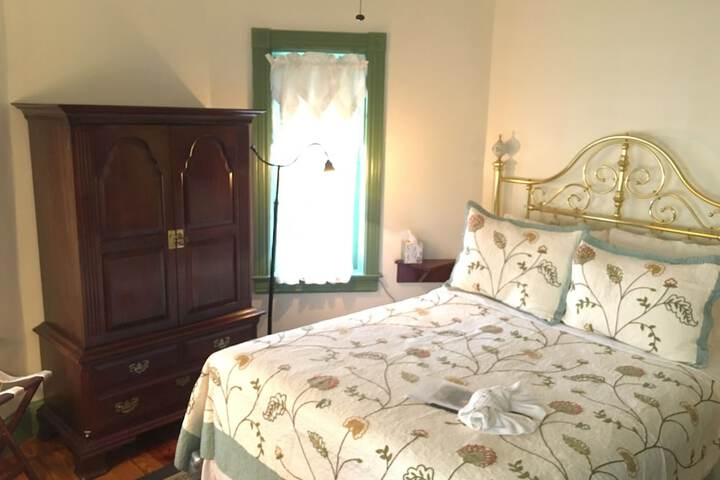 Room 3 of 37