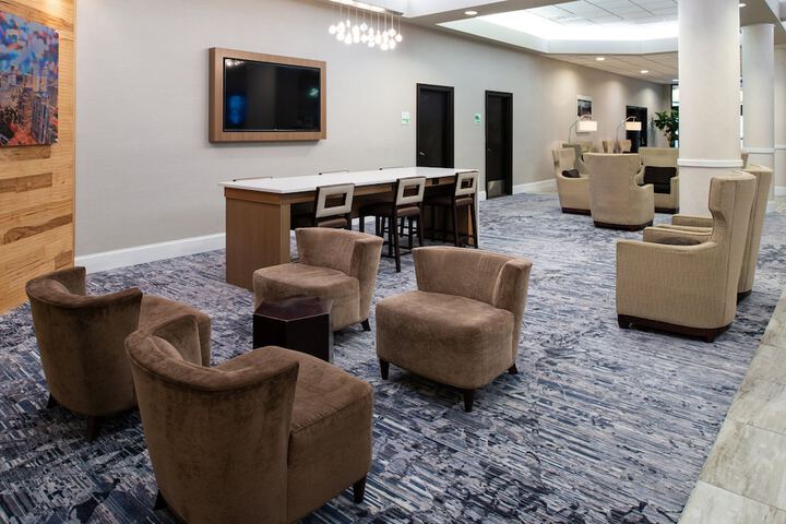 Lounge 20 of 21