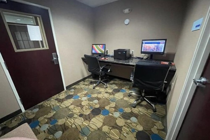 Business Center 14 of 14