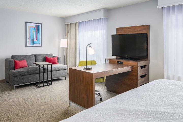Hampton Inn & Suites Hartford-Manchester