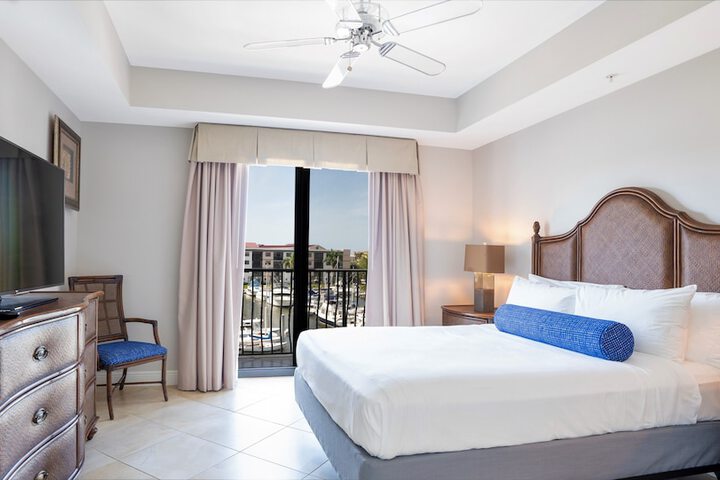 Naples Bay Resort & Marina
