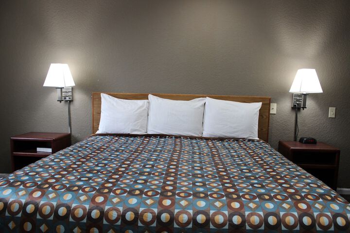 Super 8 by Wyndham Missouri Valley