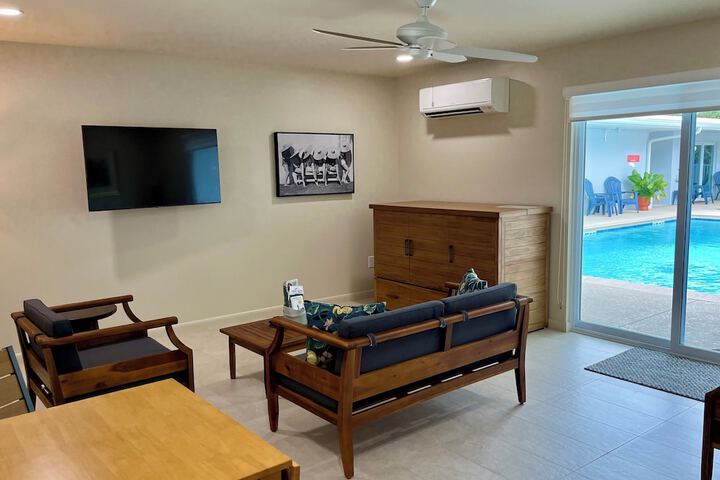Room 11 of 28