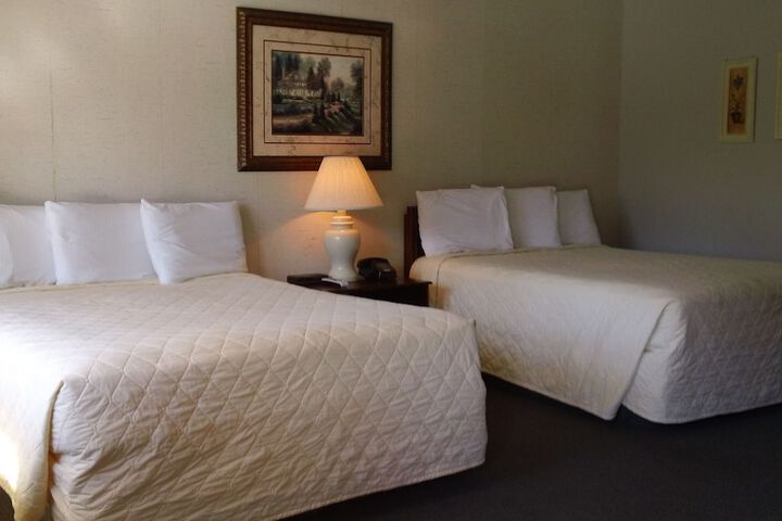 Room 11 of 23