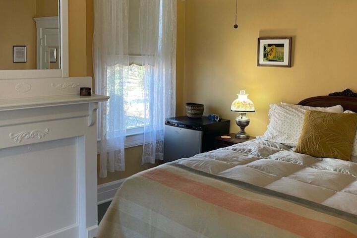 Room 10 of 43