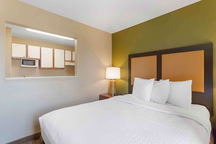Room 7 of 27