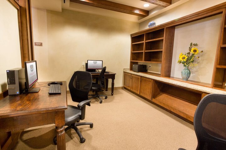 Business Center 110 of 110
