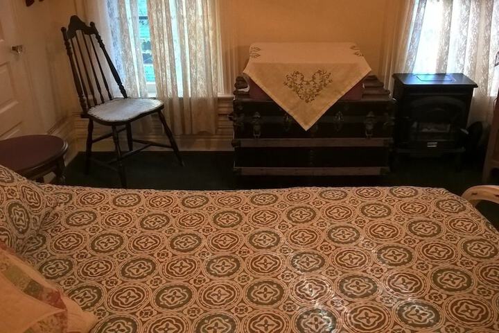 Room 35 of 89