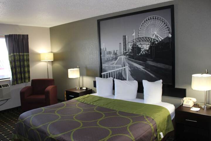 Super 8 by Wyndham Wyoming / Grand Rapids Area