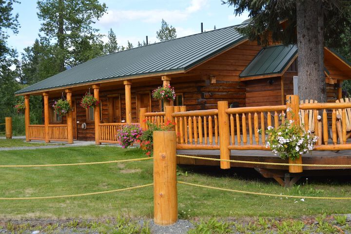 Summit Lake Lodge