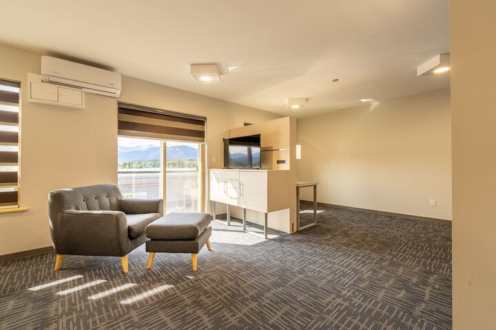 Room 28 of 65