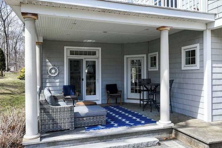 Stunning 5 Bdr Walk to York Harbor Beach!