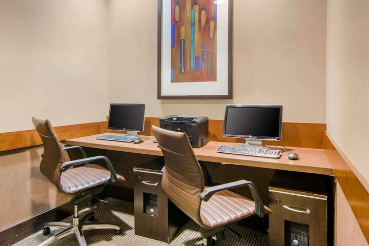 Business Center 11 of 11