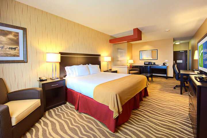 Room 33 of 46