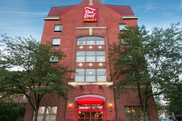 Red Roof Inn PLUS+ Columbus Downtown-Convention Center