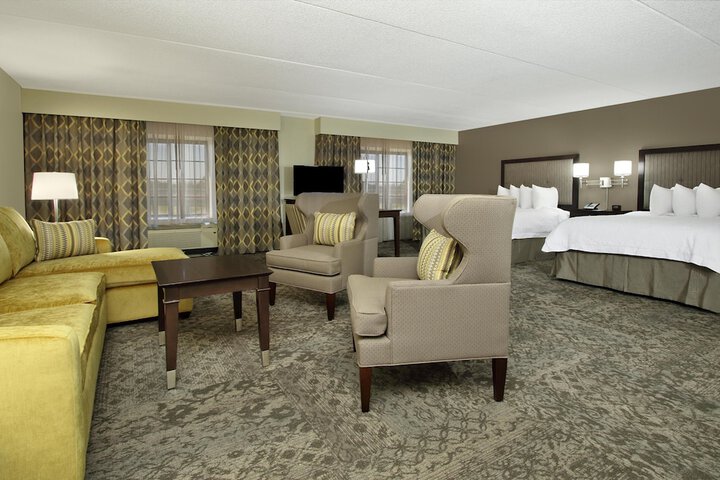 Hampton Inn & Suites Rockville Centre