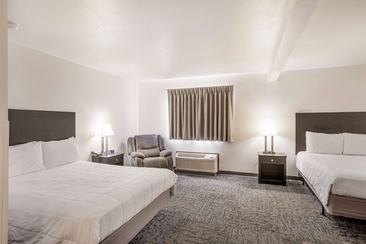 Room 32 of 37