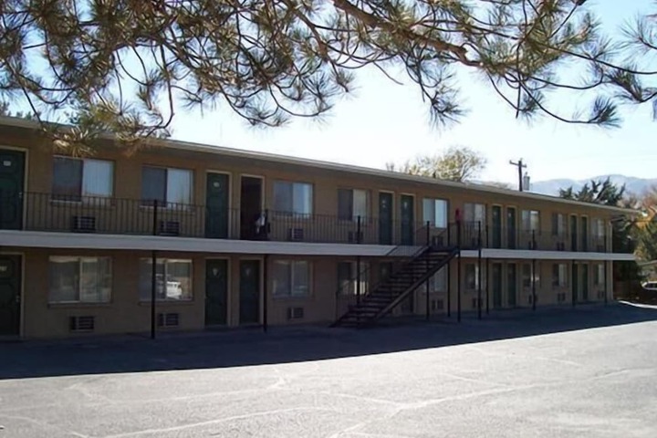 Thunderbird Motel