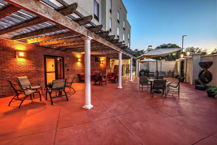 Terrace/Patio 70 of 72