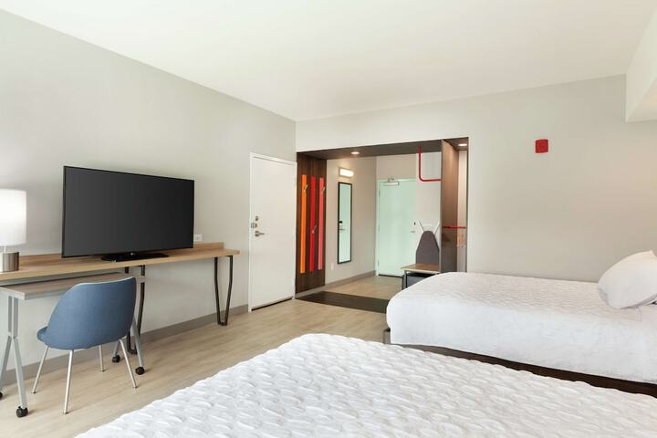 Room 43 of 65