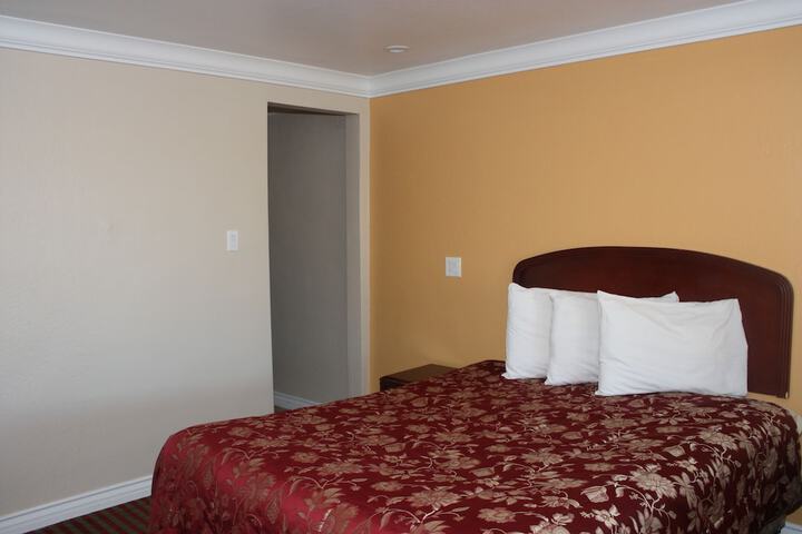 Room 65 of 107