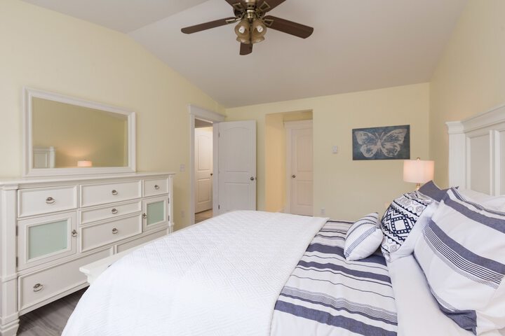 Room 290 of 373